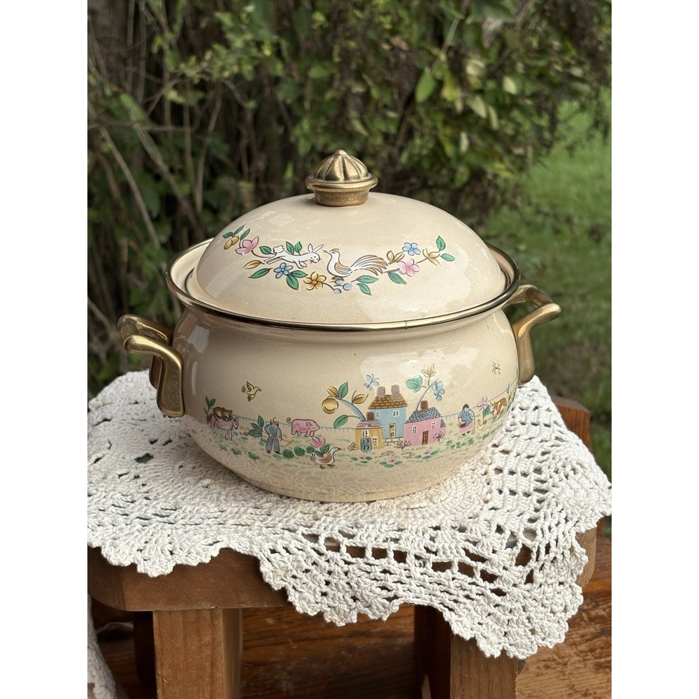 2.5 Quart International China Heartland Enamelware Dutch Oven Brass Handles